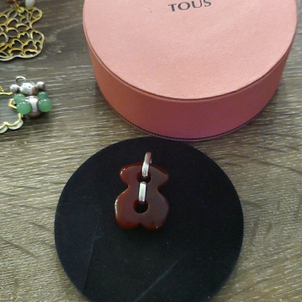 Tous pendant